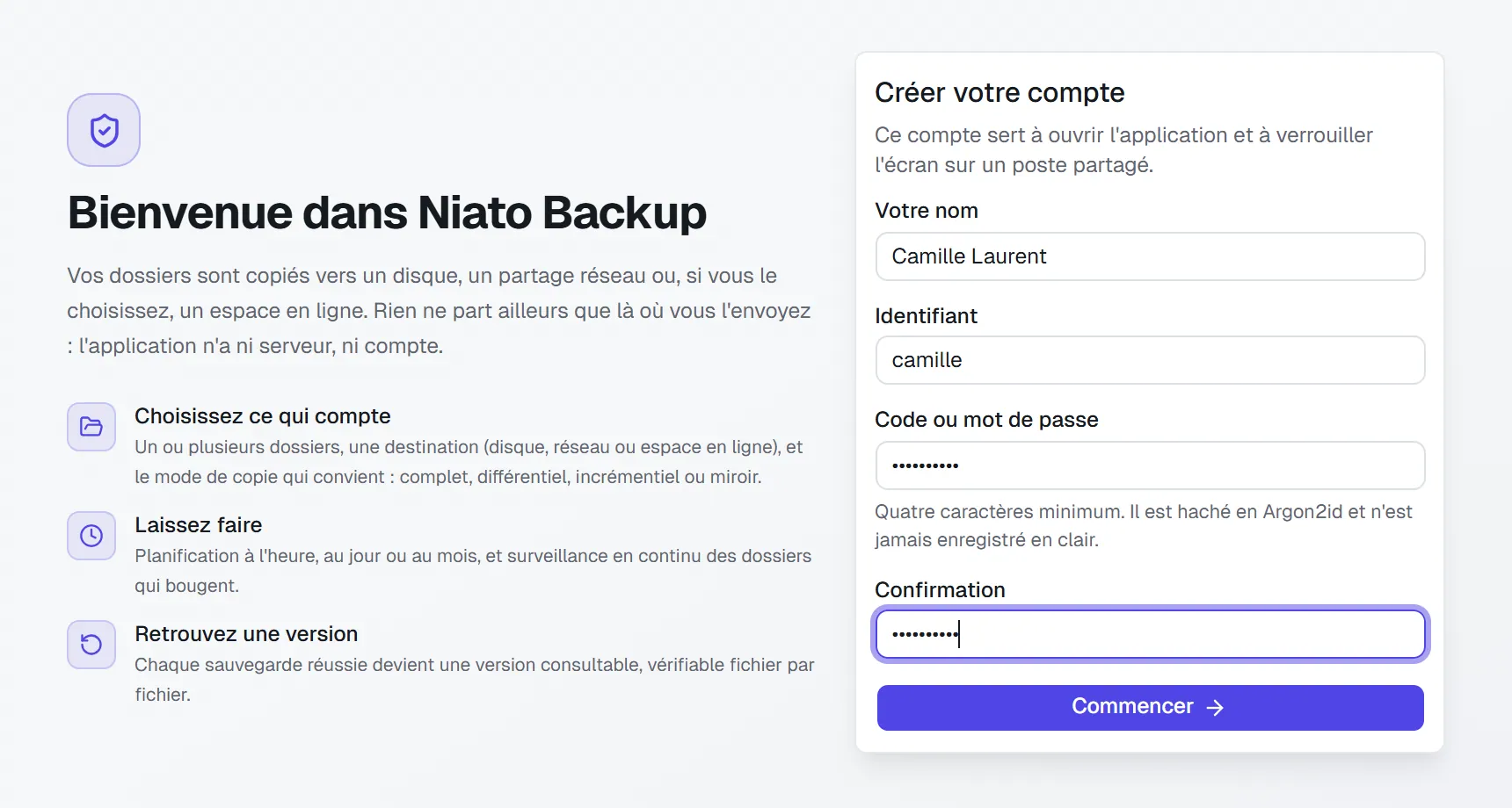 Écran de bienvenue : création du premier compte, avec le nom, l'identifiant, le code et sa confirmation.