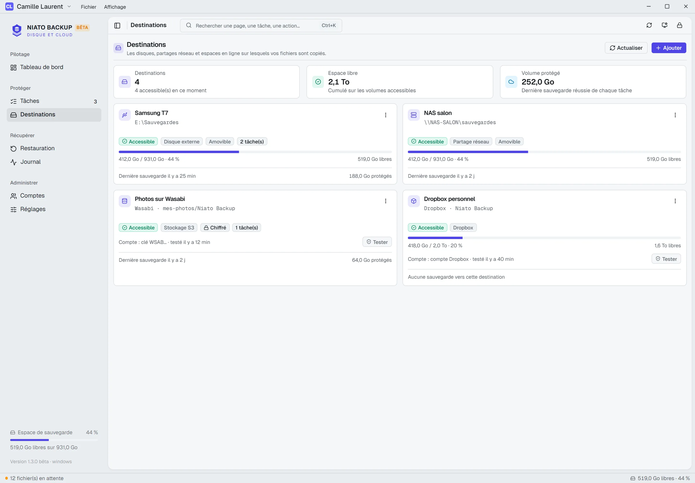 La page Destinations : quatre cartes (disque externe, partage réseau, espace S3 chiffré, Dropbox) et trois indicateurs.