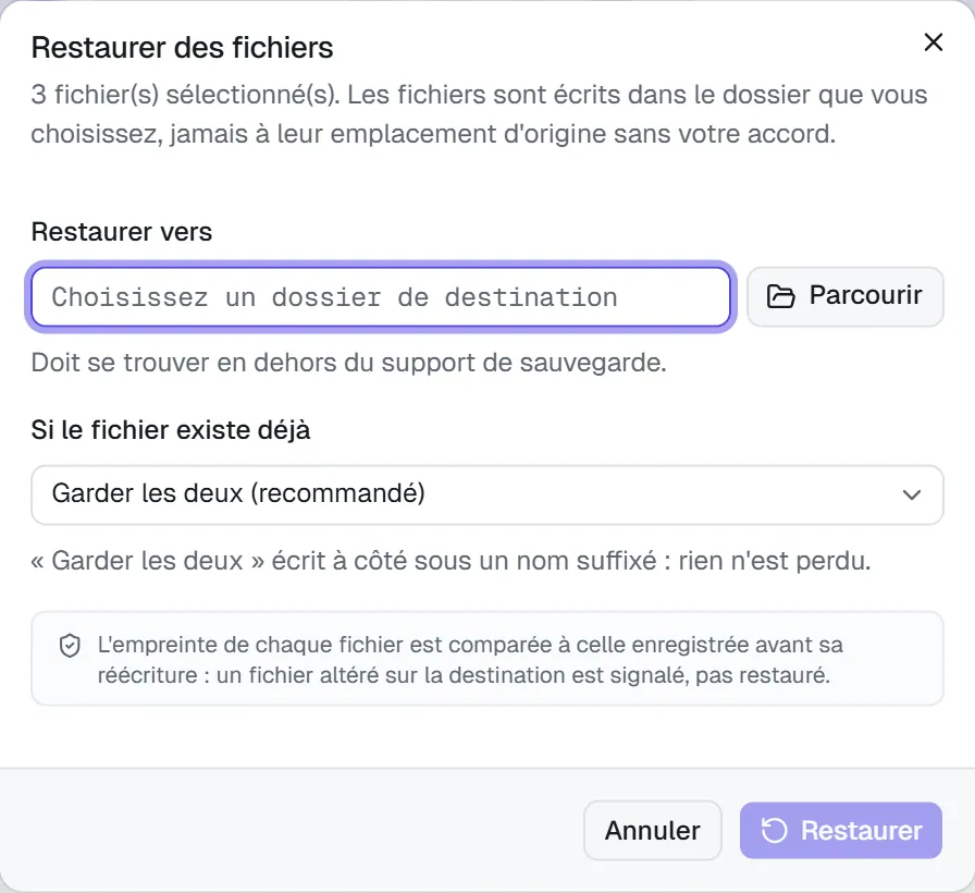 La fenêtre « Restaurer des fichiers » : dossier de destination, choix en cas de conflit et rappel de la vérification d'empreinte.